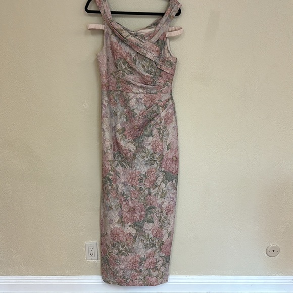 Adrianna Papell Rose Gold Matelasse Gown size 12 - Picture 2 of 7